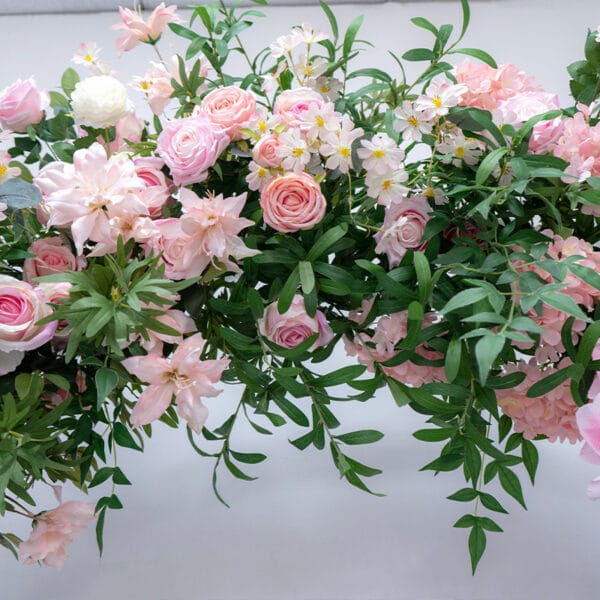 Arched decorative pink rose flower rattan