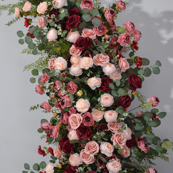 Arched decorative red rose flower rattan
