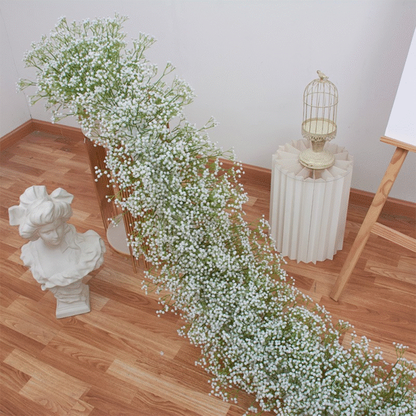 White Flower Runner